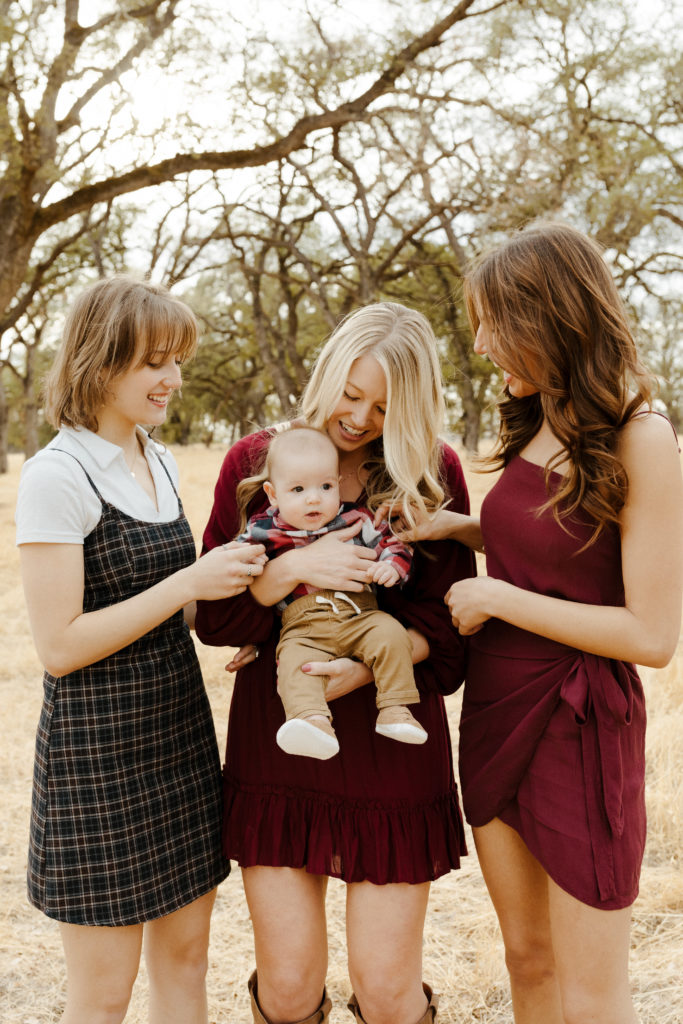 Rachel Christopherson Photography - Sacramento family photographer, sacramento family photography, sacramento family photos, family photos, family photoshoot, family photo poses, what to wear for family photos, family photo ideas, family photographer, family photography