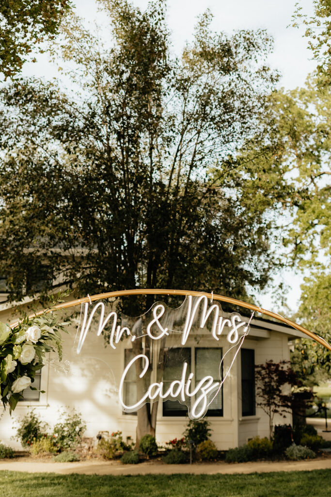 Mr and Mrs neon sign
