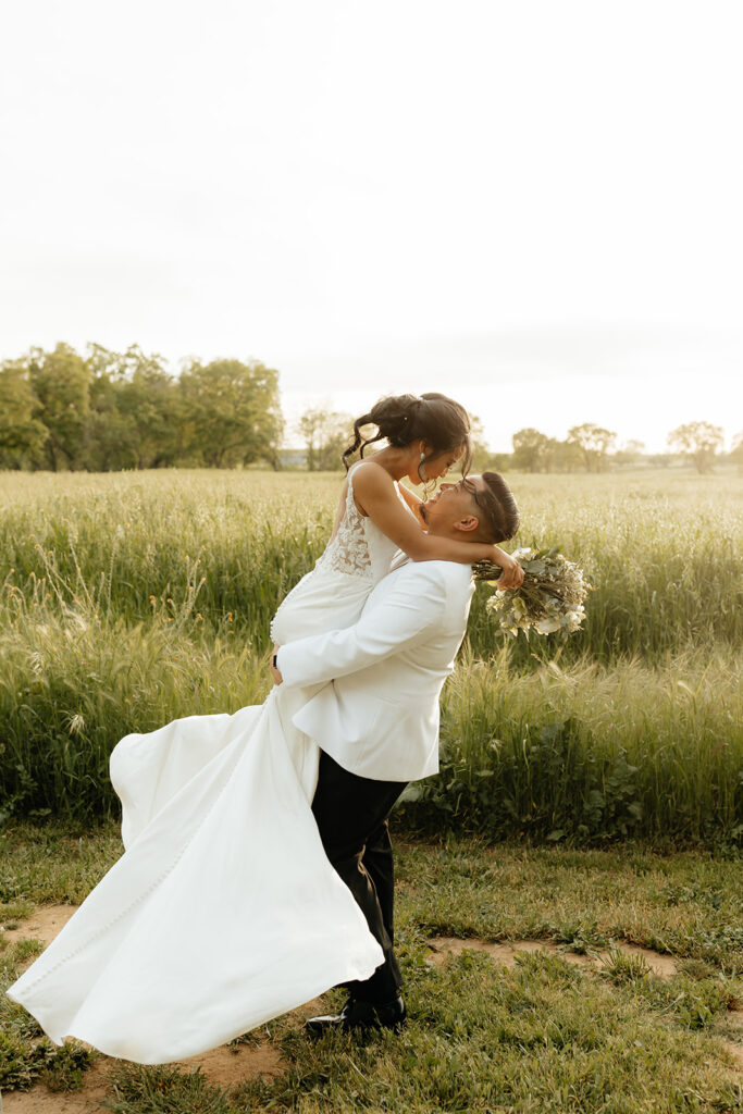 Bride and groom portraits from Sacramento wedding at Le Reve Estate