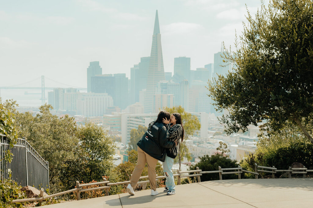 Couples photos in the city 