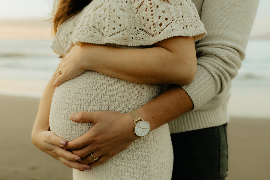 Close of of pregnant woman's belly