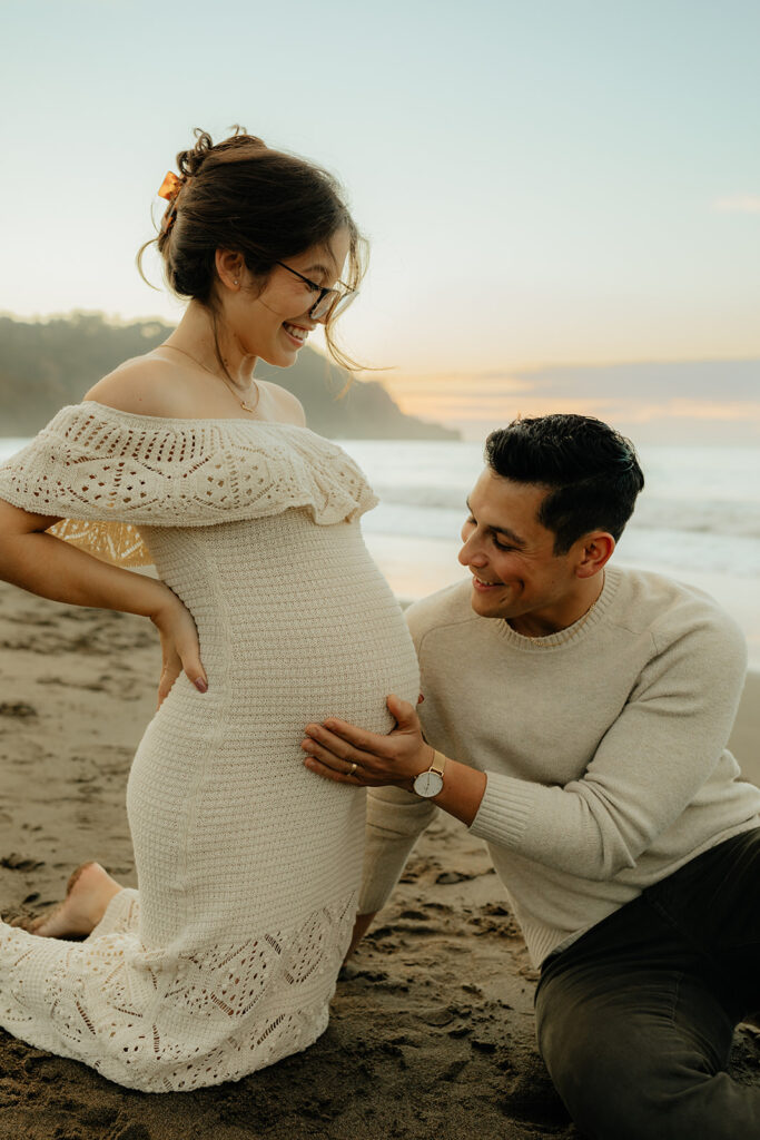 Couples maternity pictures on Bakers Beach in San Francisco, California