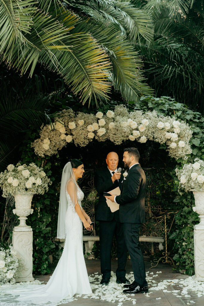 A beautiful outdoor Grand Island Mansion wedding ceremony in Sacramento