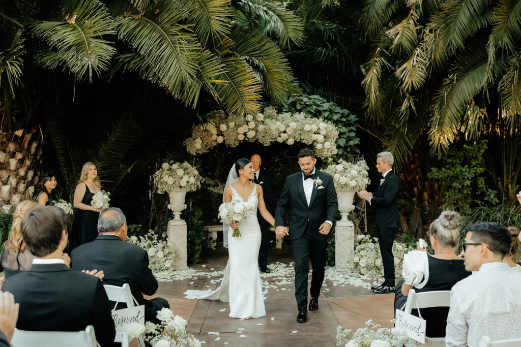 A beautiful outdoor Grand Island Mansion wedding ceremony in Sacramento