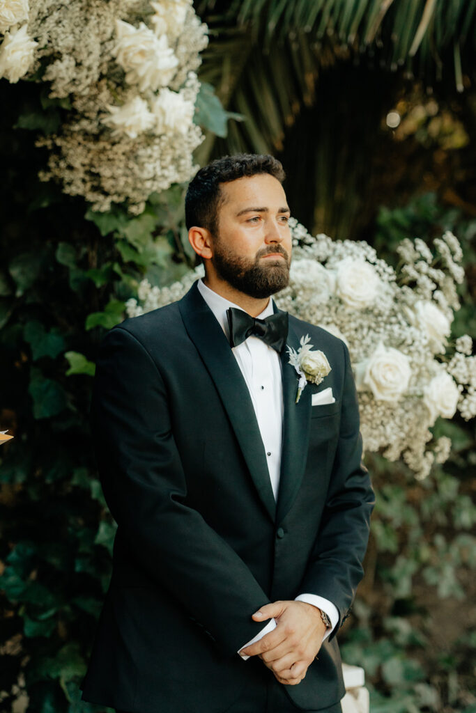 A beautiful outdoor Grand Island Mansion wedding ceremony in Sacramento