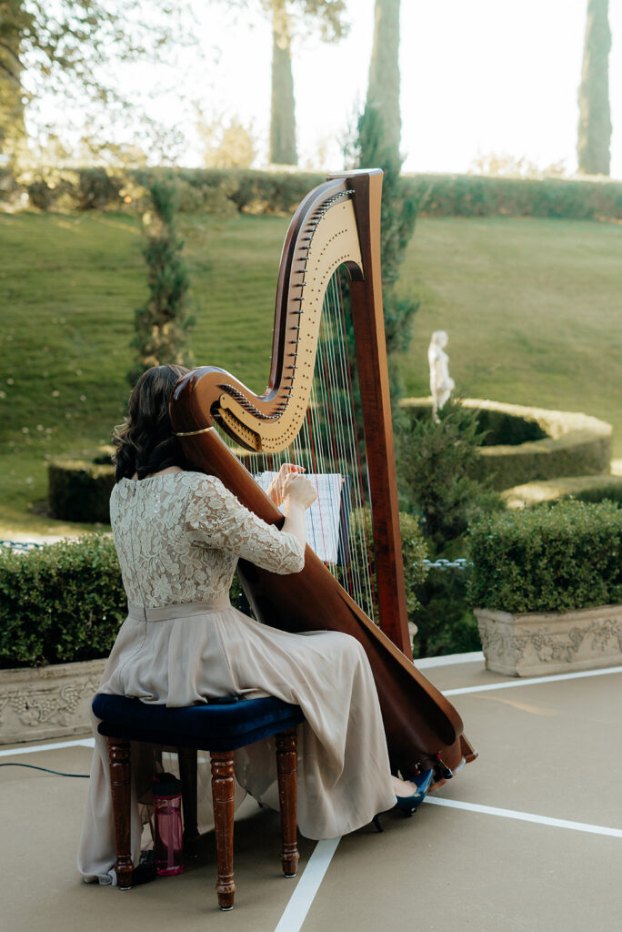 A beautiful outdoor Grand Island Mansion wedding ceremony in Sacramento