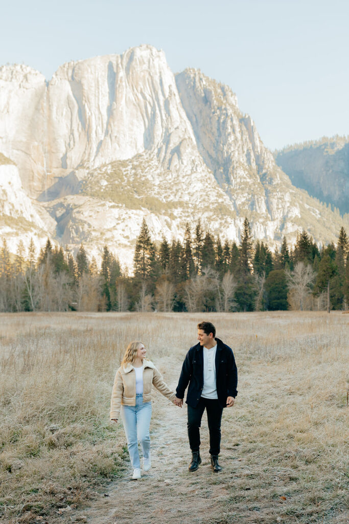 Couples mountain engagement photos in Yosemite National Park