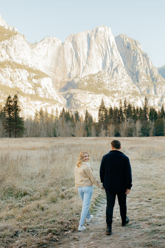 Couples mountain engagement photos in Yosemite National Park