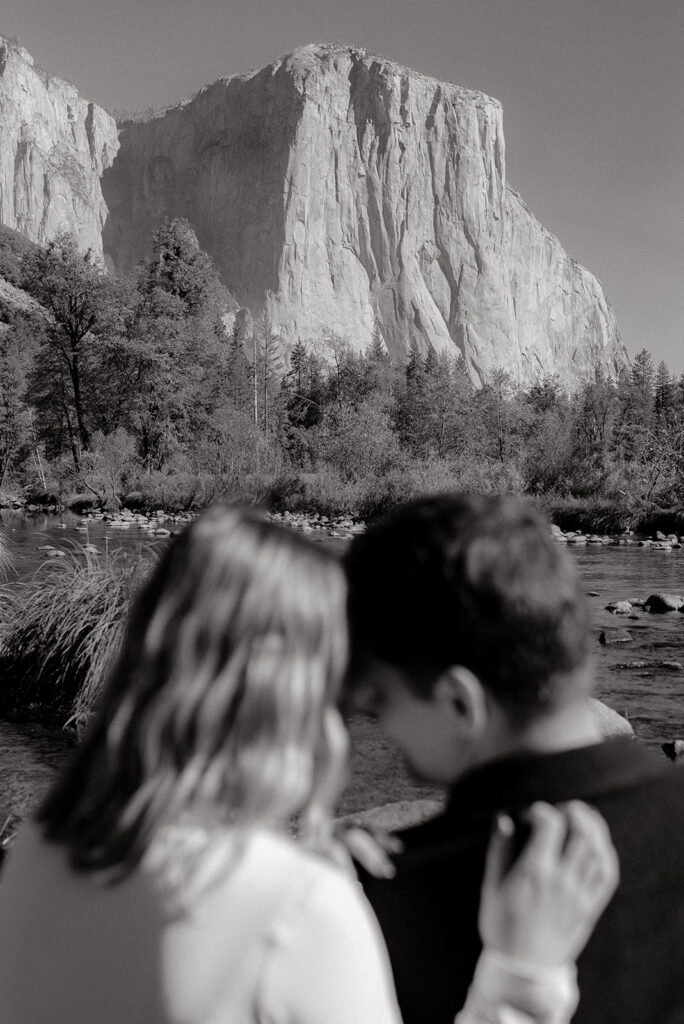 Couples mountain engagement photos in Yosemite National Park