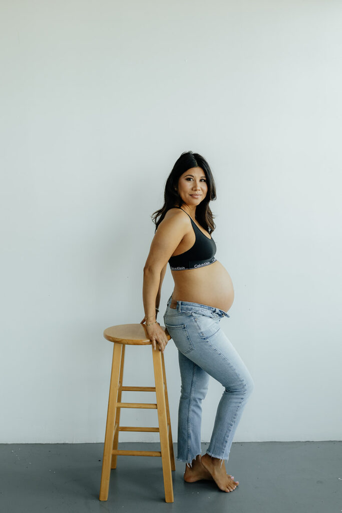 happy mom to be during her photoshoot 