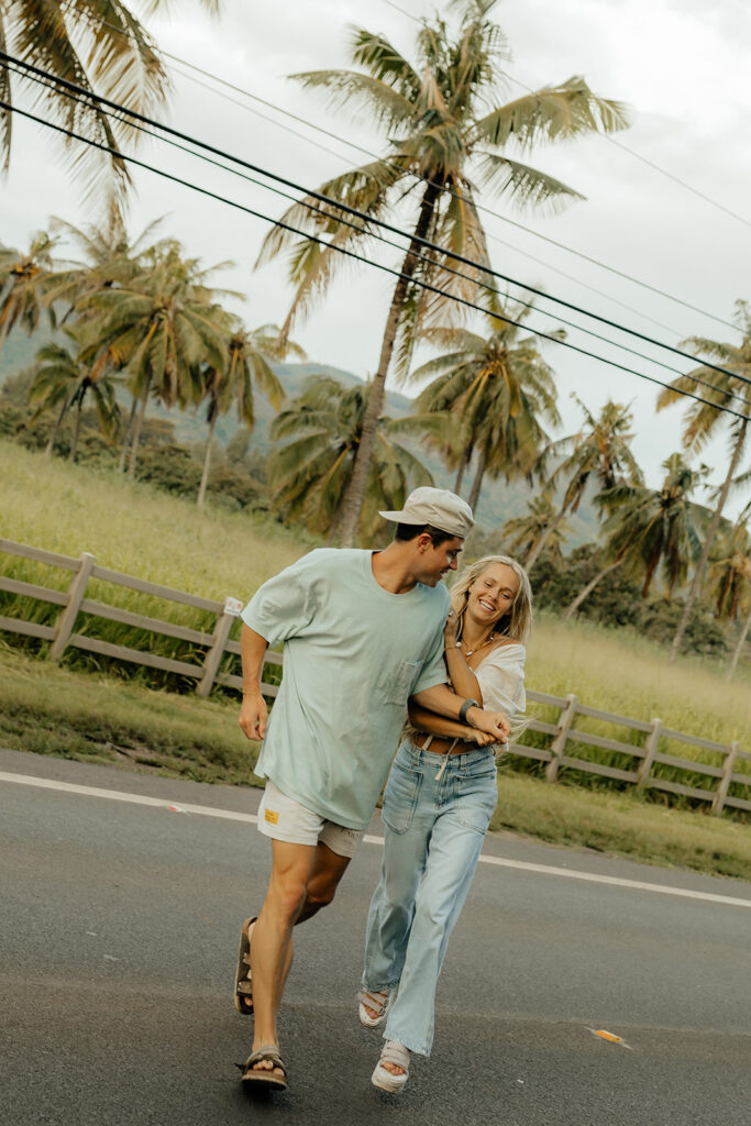 casual couple session in oahu, HI