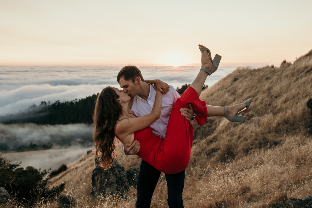 Muir Woods engagement photos, Mount Tamalpais engagement photos, best Bay Area outdoors engagement session locations, California mountains engagement photos, Mount Tamalpais above the clouds engagement photos, Bay Area engagement photographer, Bay Area couples photographer, San Francisco outdoors engagement photos, Muir Woods photoshoot, outdoorsy engagement photos, engagement photos outfit inspo, California engagement session dream locatio,n Rachel Christopherson photography 