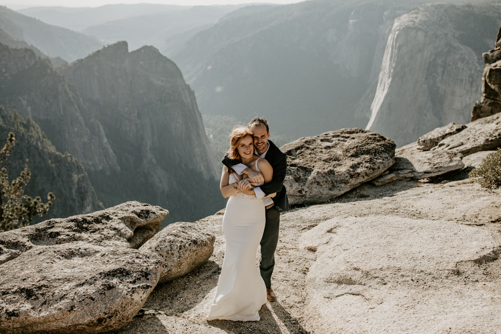 Yosemite Taft Point elopement / Yosemite adventure elopement / taft point elopement / best places to elope in California / Yosemite micro wedding / Yosemite intimate wedding / taft point micro wedding / taft point wedding / adventure elopement Inspo  / Yosemite wedding Inspo / adventurous California elopement / tips for eloping at taft point 