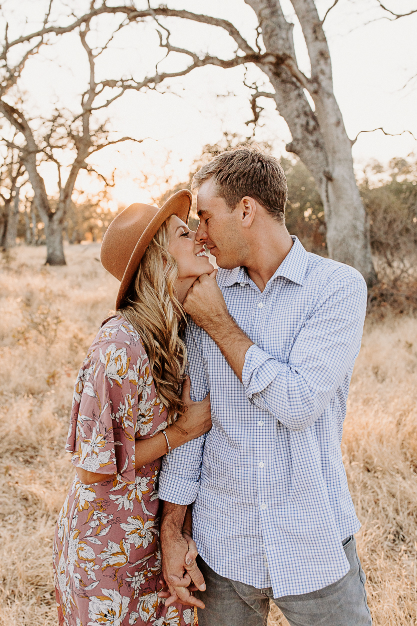 Sacramento engagement photos / sacramento engagement session / sacramento fall engagement photos / best sacramento engagement photo locations / sacramento engagement session locations / sacramento field photos / sacramento engagement photographer / sacramento wedding photographer / sacramento field engagements photos / sacramento golden field engagement photos / where to take engagement photos in sacramento / sacramento engagement photo inspo / folsom engagement session / folsom field engagement session / engagement photo outfit inspo / engagement outfit inspo / what to wear for your engagement session / rachel christopherson photography 