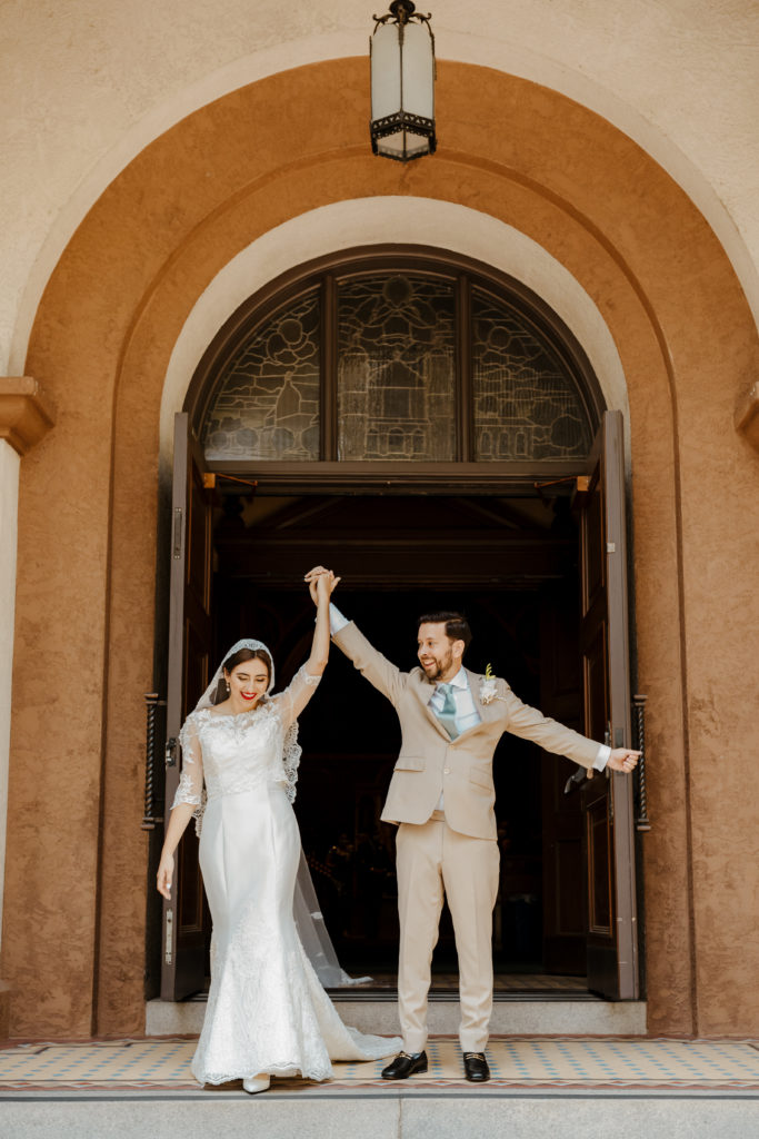 rachelchristophersonphotography-northern califorrnia wedding-traditional wedding-nor cal wedding-traditional ceremony-northern california wedding photographer-sacramento wedding-sacramento wedding photographer-ranch wedding-golden hour-lacey wedding dress-beige grooms suit-long train veil-bridal veil