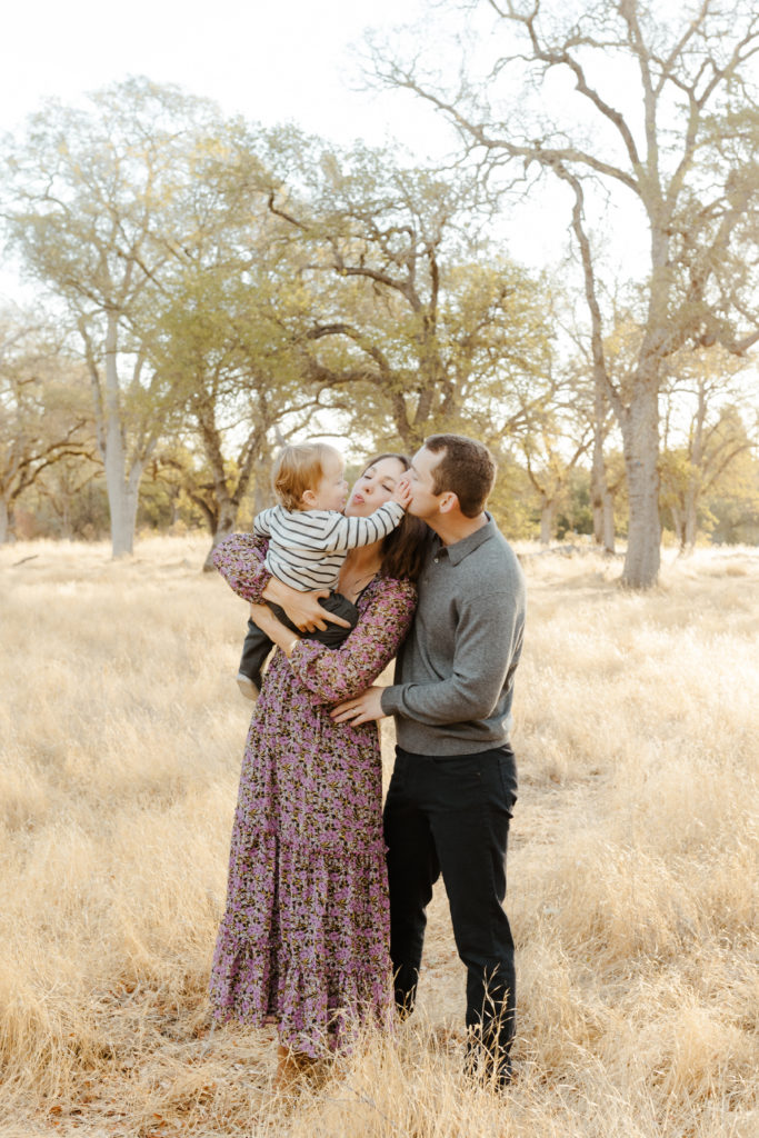 Rachel Christopherson Photography - Sacramento family photographer, sacramento family photography, sacramento family photos, family photos, family photoshoot, family photo poses, what to wear for family photos, family photo ideas, family photographer, family photography