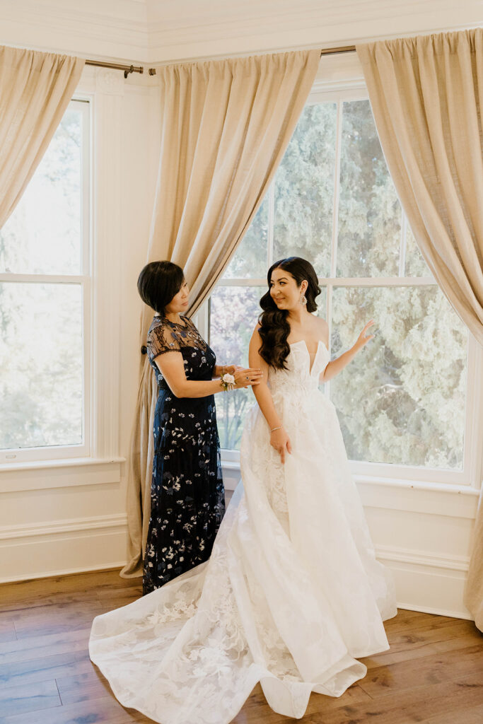Rachel C Photography - Bride getting ready with mom, bridal style