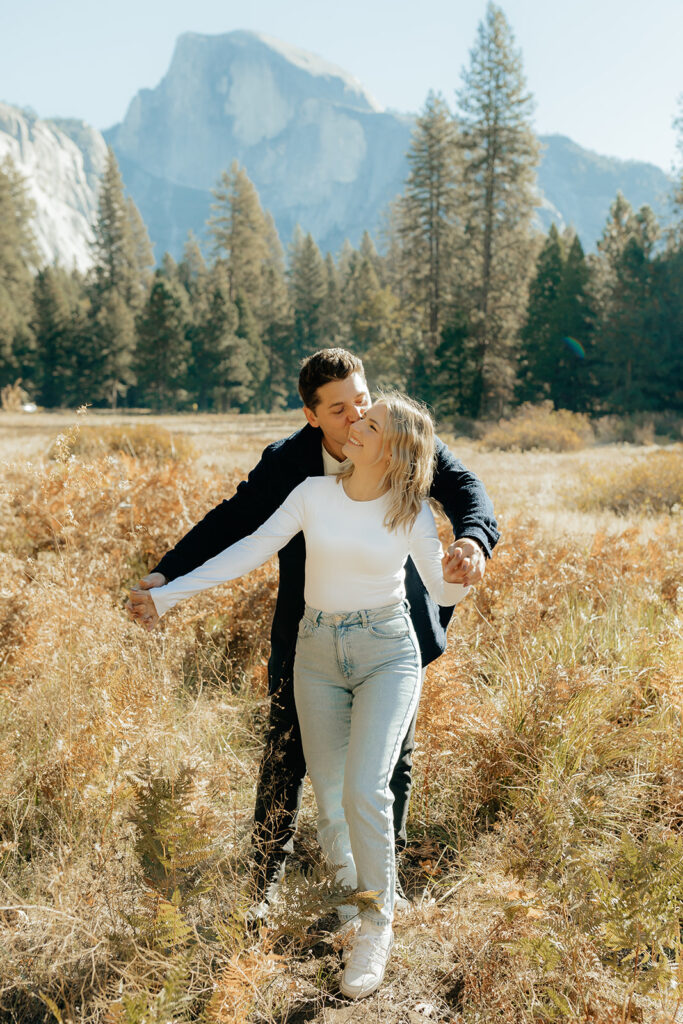 Couples mountain engagement photos in Yosemite National Park