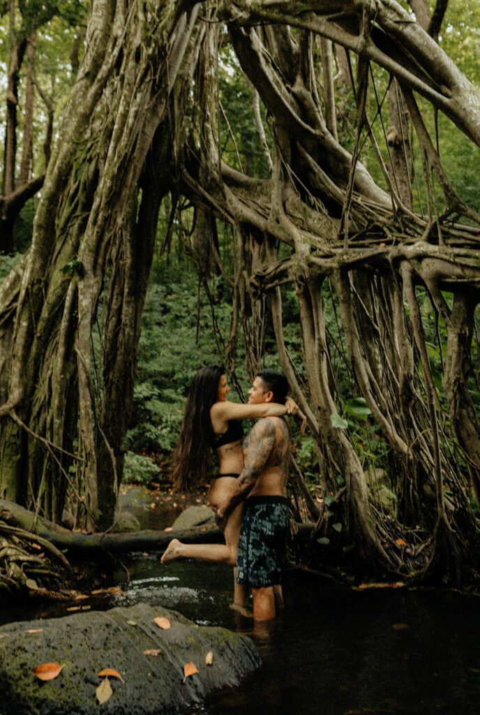 couple kissing during their photoshoot