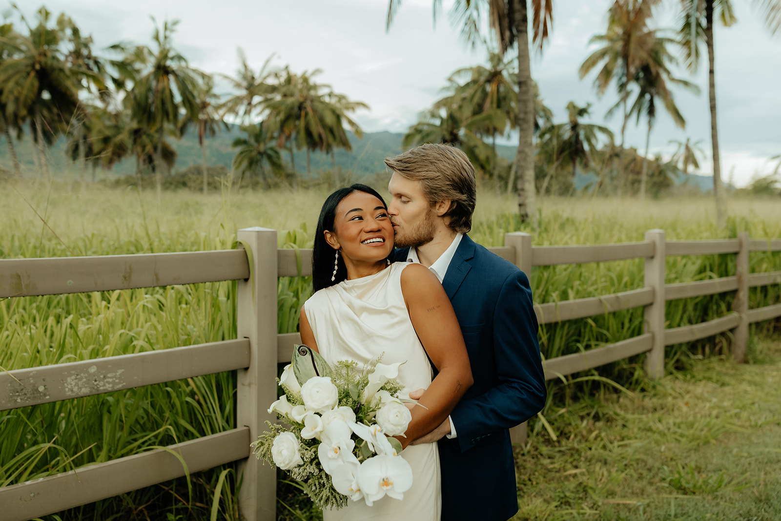 Intimate and Chic Sunrise Elopement in Oahu