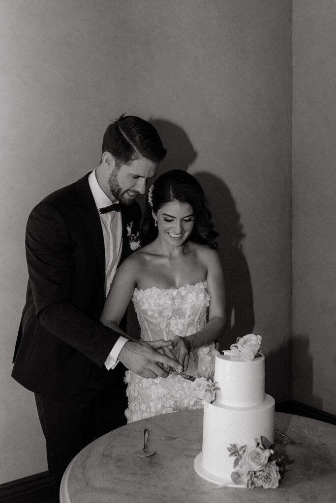 Clos LaChance Wedding bride and groom cutting cake